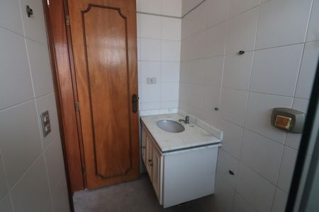 Casa à venda com 319m², 5 quartos e 5 vagasBanheiro da Suíte 1