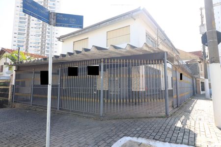 Casa à venda com 319m², 5 quartos e 5 vagasFachada