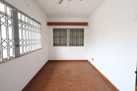 Casa à venda com 319m², 5 quartos e 5 vagasQuarto 3 - Suíte