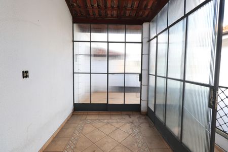 Casa à venda com 319m², 5 quartos e 5 vagasTerraço