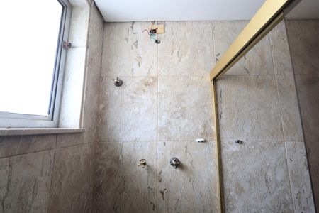 Casa à venda com 319m², 5 quartos e 5 vagasBanheiro Social