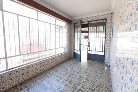 Casa à venda com 319m², 5 quartos e 5 vagasEntrada