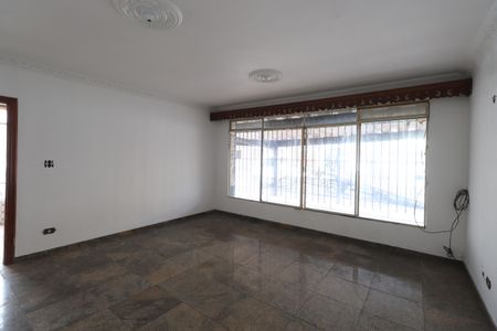 Casa à venda com 319m², 5 quartos e 5 vagasSala