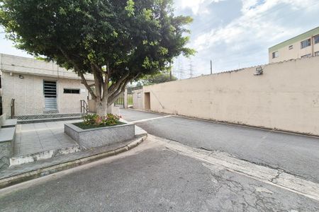 Apartamento para alugar com 54m², 2 quartos e 1 vaga Apartamento para alugar com 54m², 2 quartos e 1 vagaFachada