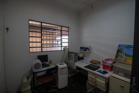 Casa à venda com 243m², 2 quartos e 2 vagas Casa à venda com 243m², 2 quartos e 2 vagasQuarto 2