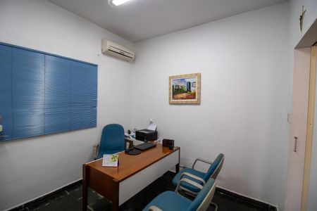 Casa à venda com 243m², 2 quartos e 2 vagas Casa à venda com 243m², 2 quartos e 2 vagasQuarto 1