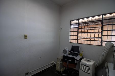 Casa à venda com 243m², 2 quartos e 2 vagas Casa à venda com 243m², 2 quartos e 2 vagasQuarto 2