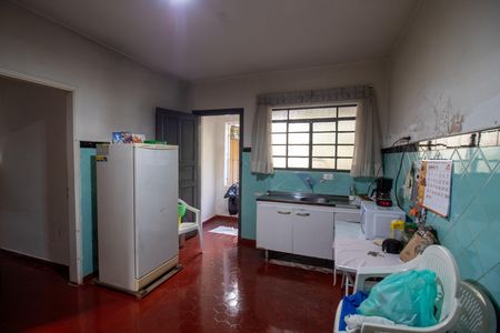 Casa à venda com 243m², 2 quartos e 2 vagas Casa à venda com 243m², 2 quartos e 2 vagasCozinha