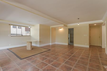 Apartamento à venda com 136m², 2 quartos e 2 vagasSala