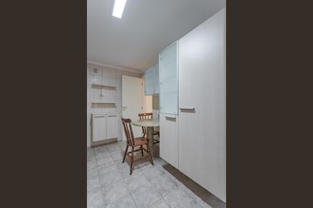 Apartamento à venda com 136m², 2 quartos e 2 vagasCozinha