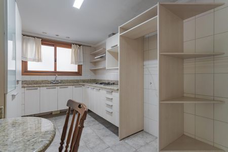 Apartamento à venda com 136m², 2 quartos e 2 vagasCozinha