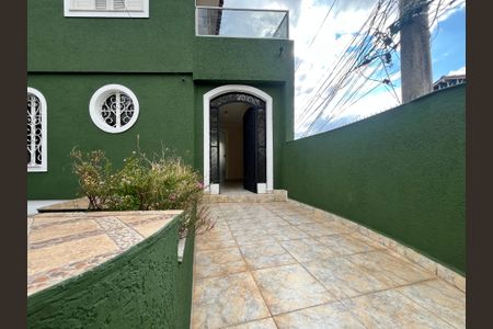Casa à venda com 250m², 4 quartos e 3 vagasEntrada