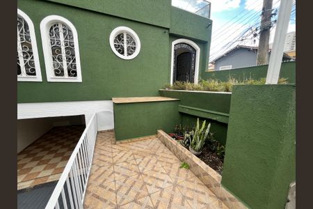 Casa à venda com 250m², 4 quartos e 3 vagasFachada
