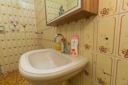 Casa à venda com 220m², 4 quartos e 3 vagas Casa à venda com 220m², 4 quartos e 3 vagasBanheiro