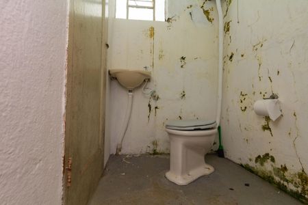 Casa à venda com 220m², 4 quartos e 3 vagas Casa à venda com 220m², 4 quartos e 3 vagasEdicula/ Banheiro