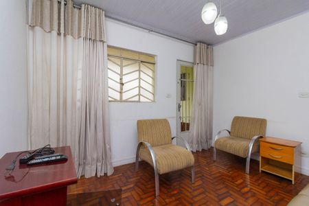 Casa à venda com 220m², 4 quartos e 3 vagas Casa à venda com 220m², 4 quartos e 3 vagasSala