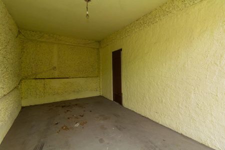 Casa à venda com 220m², 4 quartos e 3 vagas Casa à venda com 220m², 4 quartos e 3 vagasGaragem