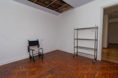 Casa à venda com 220m², 4 quartos e 3 vagas Casa à venda com 220m², 4 quartos e 3 vagasQuarto 1