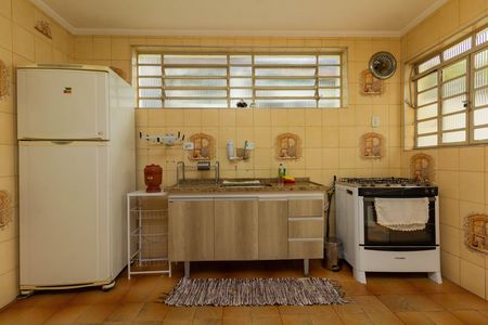 Casa à venda com 220m², 4 quartos e 3 vagas Casa à venda com 220m², 4 quartos e 3 vagasCozinha