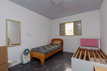 Casa à venda com 220m², 4 quartos e 3 vagas Casa à venda com 220m², 4 quartos e 3 vagasQuarto 2