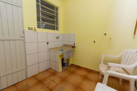 Casa à venda com 220m², 4 quartos e 3 vagas Casa à venda com 220m², 4 quartos e 3 vagasÁrea de Serviço