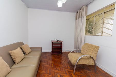 Casa à venda com 220m², 4 quartos e 3 vagas Casa à venda com 220m², 4 quartos e 3 vagasSala