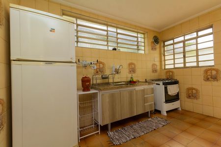 Casa à venda com 220m², 4 quartos e 3 vagas Casa à venda com 220m², 4 quartos e 3 vagasCozinha