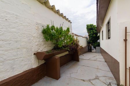 Casa à venda com 220m², 4 quartos e 3 vagas Casa à venda com 220m², 4 quartos e 3 vagasQuintal