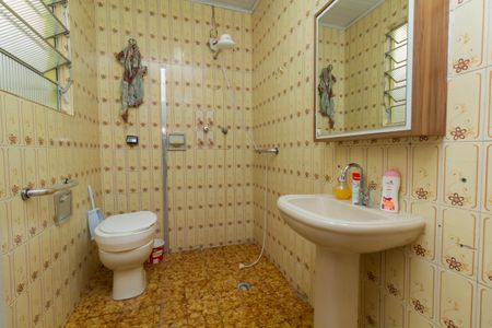 Casa à venda com 220m², 4 quartos e 3 vagas Casa à venda com 220m², 4 quartos e 3 vagasBanheiro