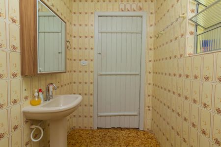 Casa à venda com 220m², 4 quartos e 3 vagas Casa à venda com 220m², 4 quartos e 3 vagasBanheiro