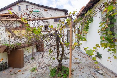 Casa à venda com 220m², 4 quartos e 3 vagas Casa à venda com 220m², 4 quartos e 3 vagasQuintal