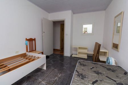 Casa à venda com 220m², 4 quartos e 3 vagas Casa à venda com 220m², 4 quartos e 3 vagasQuarto 2