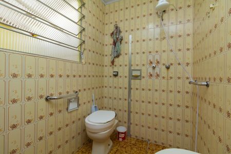 Casa à venda com 220m², 4 quartos e 3 vagas Casa à venda com 220m², 4 quartos e 3 vagasBanheiro