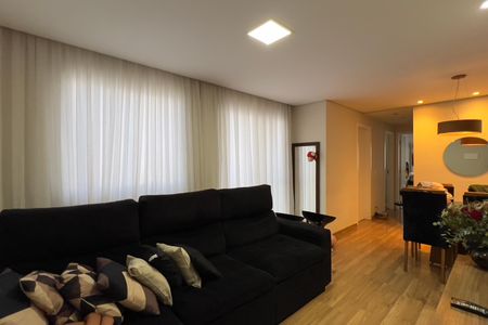 Apartamento para alugar com 70m², 2 quartos e 1 vagaSala