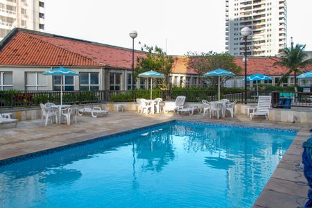 Apartamento à venda com 64m², 1 quarto e 1 vagaÁrea comum - Piscina