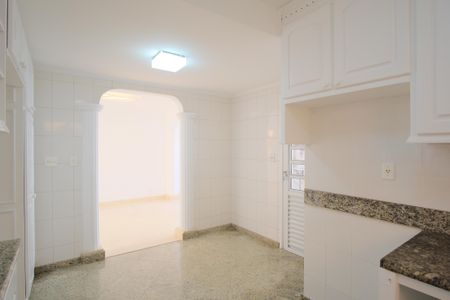 Casa de condomínio à venda com 290m², 5 quartos e 4 vagasCozinha