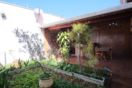 Casa de condomínio à venda com 290m², 5 quartos e 4 vagasQuintal