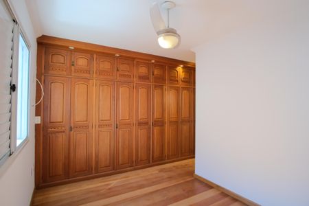 Casa de condomínio à venda com 290m², 5 quartos e 4 vagasSuíte 1