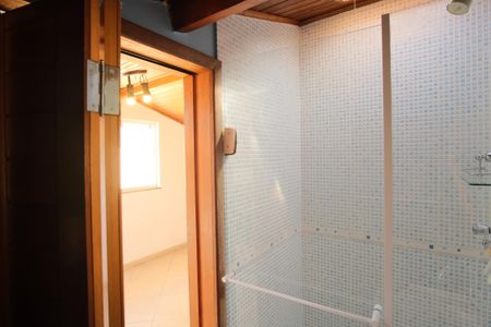 Casa de condomínio à venda com 290m², 5 quartos e 4 vagasBanheiro da Suíte 5