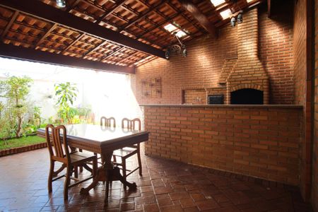 Casa de condomínio à venda com 290m², 5 quartos e 4 vagasÁrea comum - Espaço Gourmet