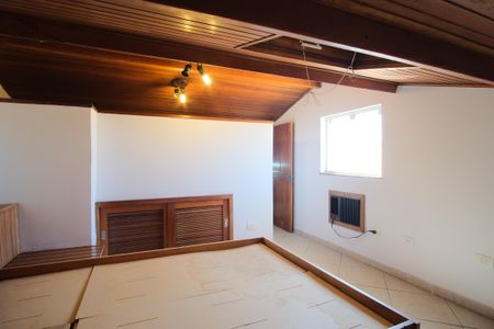 Casa de condomínio à venda com 290m², 5 quartos e 4 vagasQuarto 6