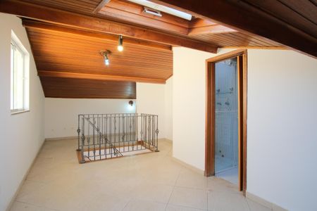 Casa de condomínio à venda com 290m², 5 quartos e 4 vagasSuíte 5