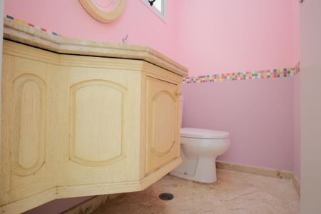 Casa de condomínio à venda com 290m², 5 quartos e 4 vagasLavabo da Sala