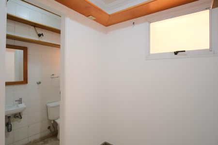 Casa de condomínio à venda com 290m², 5 quartos e 4 vagasQuarto de Serviçoo