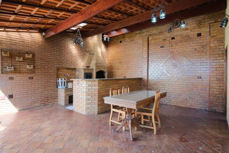 Casa de condomínio à venda com 290m², 5 quartos e 4 vagasÁrea comum - Espaço Gourmet