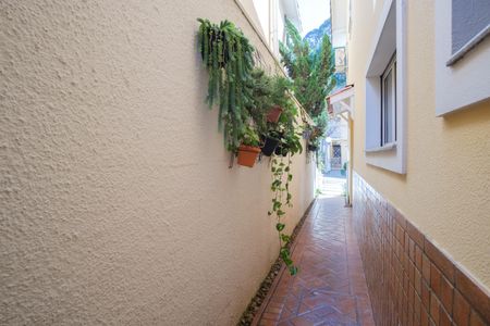 Casa de condomínio à venda com 290m², 5 quartos e 4 vagasCorredor