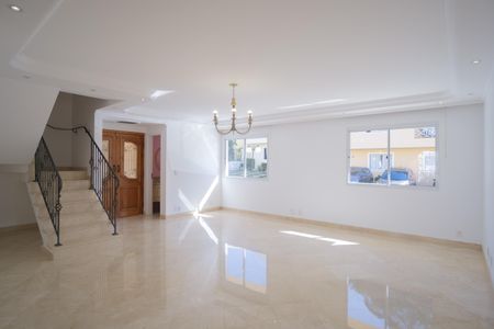 Casa de condomínio à venda com 290m², 5 quartos e 4 vagasSala