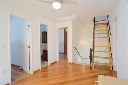 Casa de condomínio à venda com 290m², 5 quartos e 4 vagasHall dos Quartos