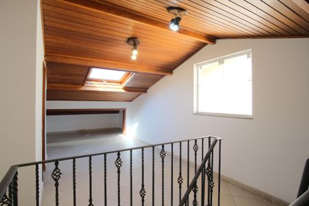 Casa de condomínio à venda com 290m², 5 quartos e 4 vagasSuíte 5