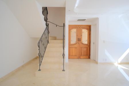 Casa de condomínio à venda com 290m², 5 quartos e 4 vagasSala